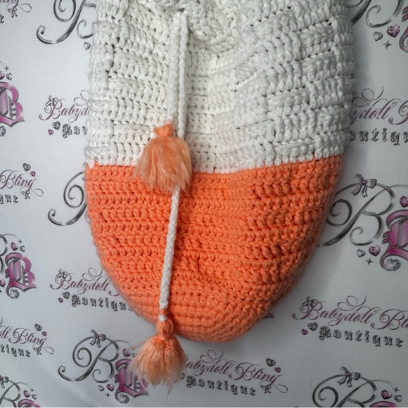 Tote handmade puff tassle Pom Pom Orange and White Crochet Shoulder Bag - Picture 3 of 10
